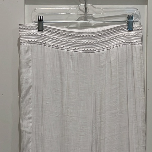 JM Collection White pull-on style lined-flowy pants - Picture 2 of 9